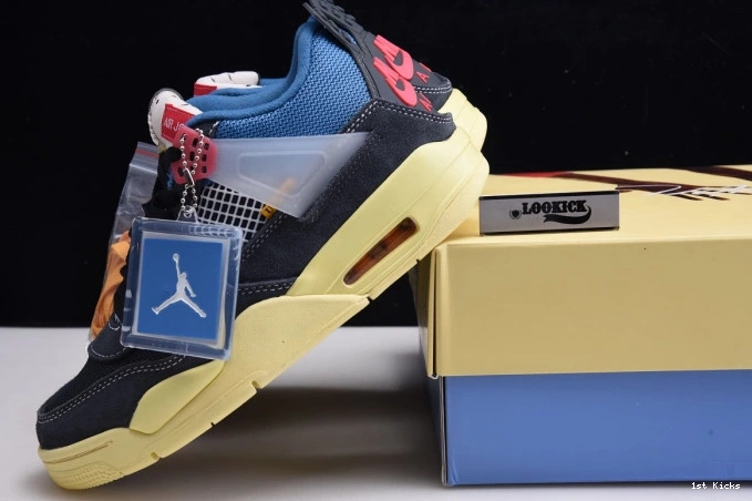 1st Kicks RETRO AIR OFF 4 NOIR UNION JORDAN DC9533-001 0715